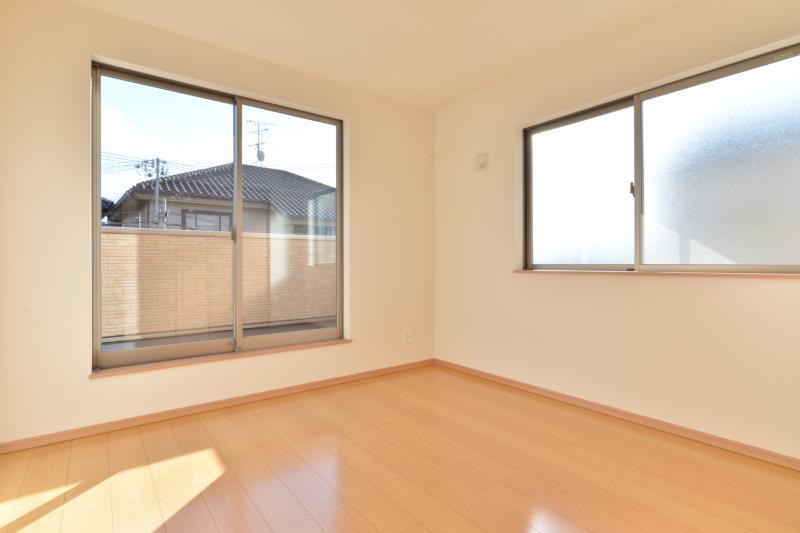 Non-living room. Bright bedroom ☆