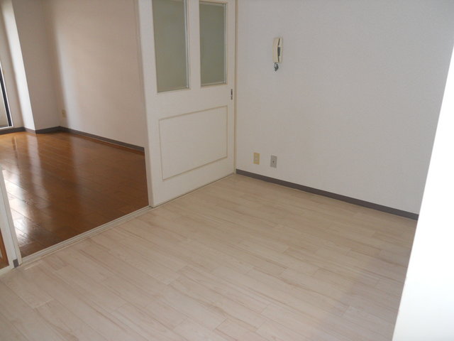Other room space. Spacious Western-style 7.5 Pledge