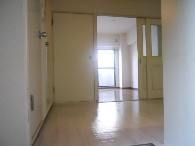 Living and room. It finished in the clean living