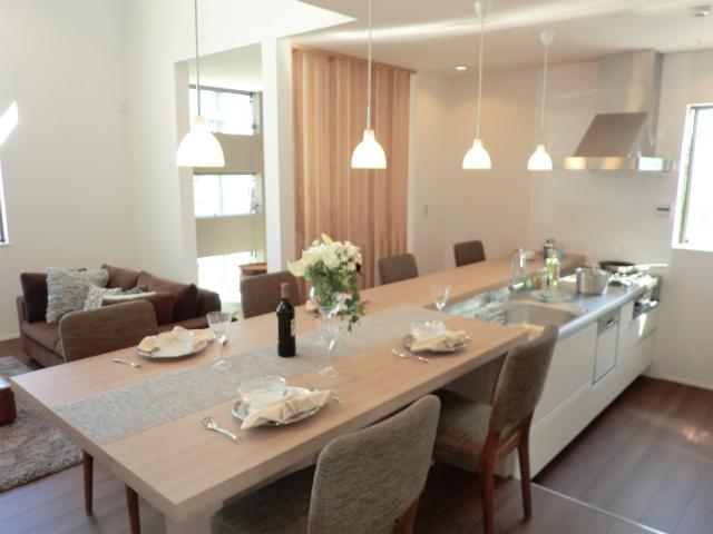 Living. Local (10 May 2013) Shooting