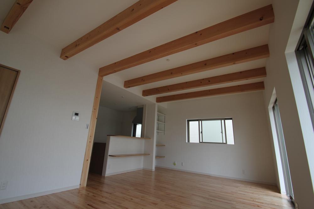 Rendering (introspection). (B No. land) Rendering (Reference)