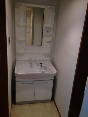 Wash basin, toilet