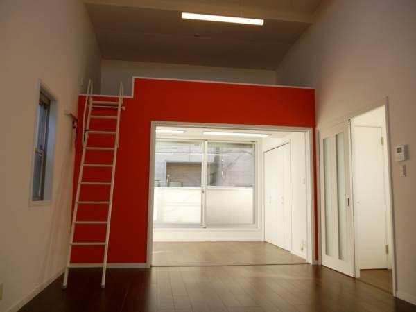 Living. Gradient ceiling