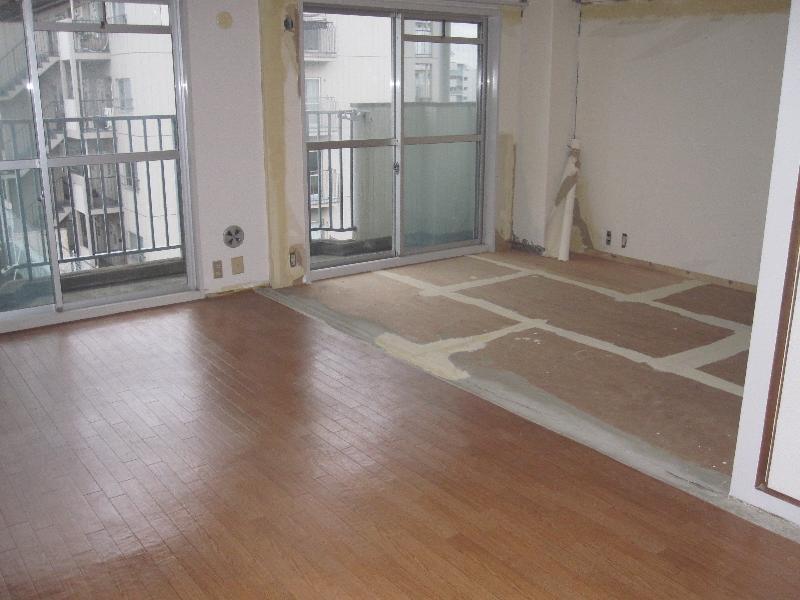 Living and room. 3DK → 2LDK to repair