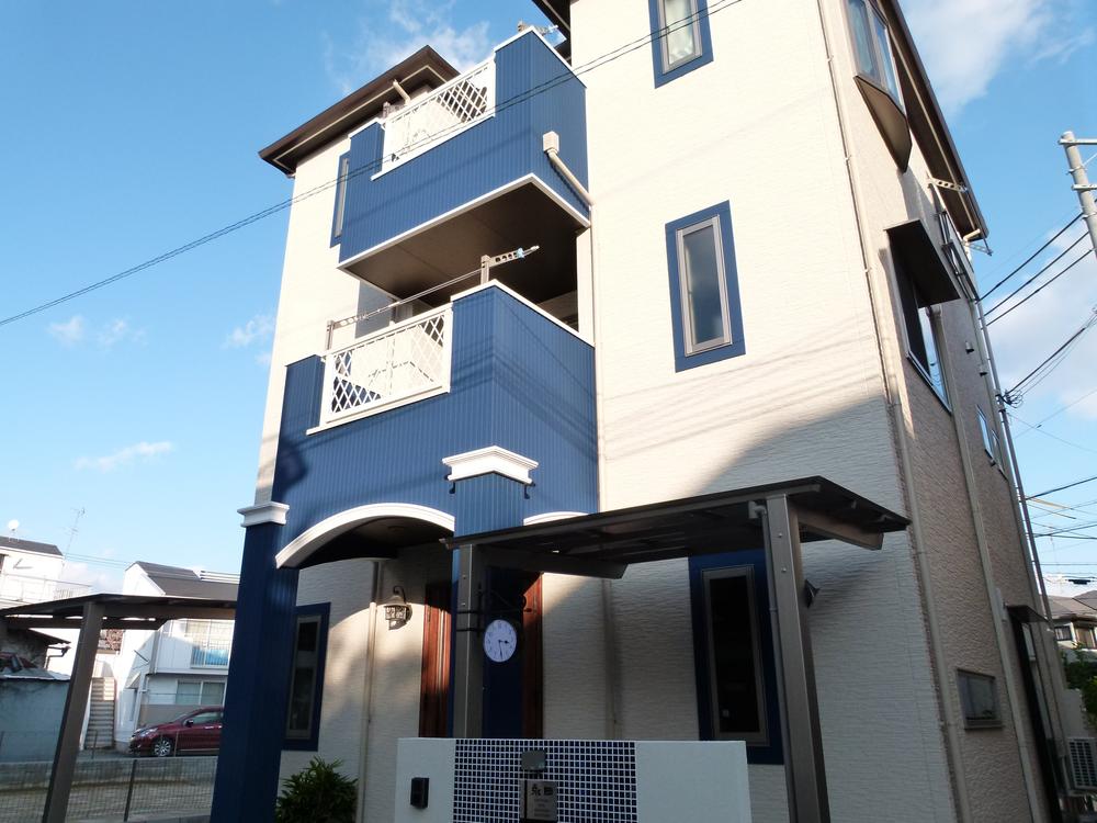 Sale already cityscape photo. 3 compartment is remaining 1 compartment of sale