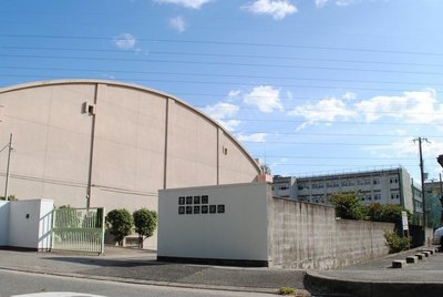 Junior high school. Article 400m up to six junior high school (junior high school)