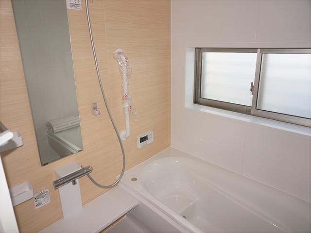 Bathroom. Space to heal daily fatigue, I think is an important space in Japanese. Served in 1 square meters of so spread