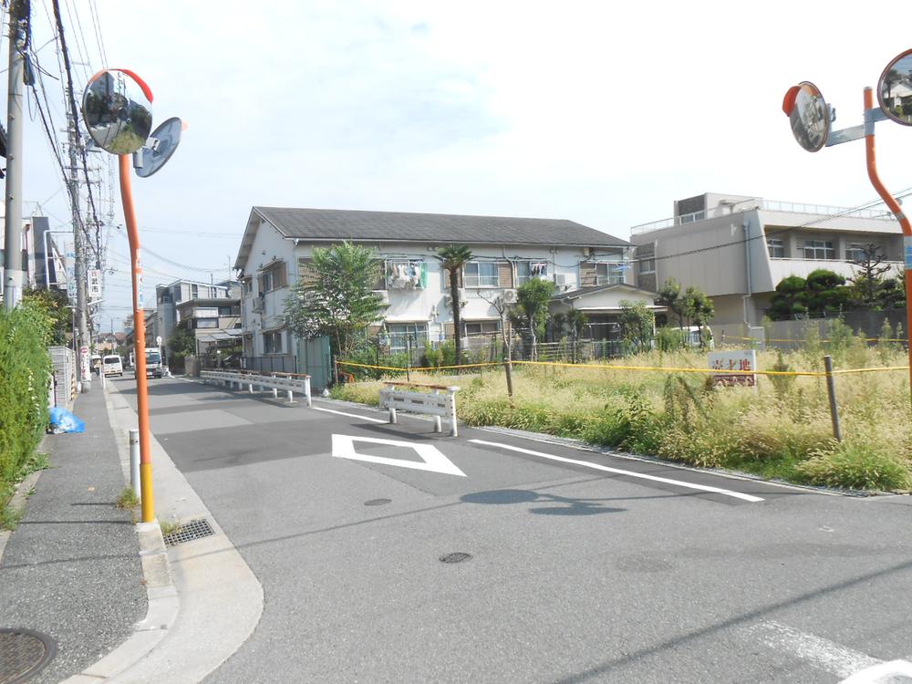 Local photos, including front road. Local (August 2013) Shooting