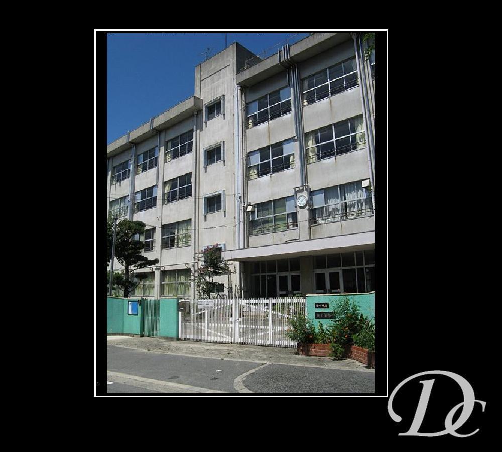 Junior high school. Toyonaka 975m to stand tenth Junior High School