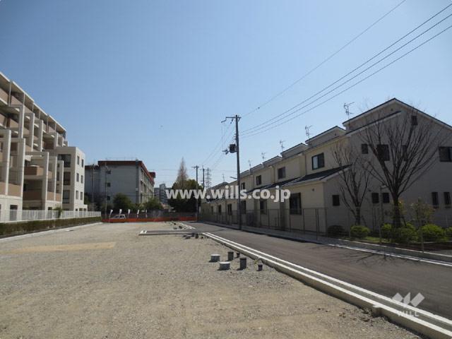 Local photos, including front road. Local (April 2013) Shooting