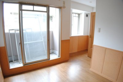Living and room. You harmony of the floor and the cross is calm