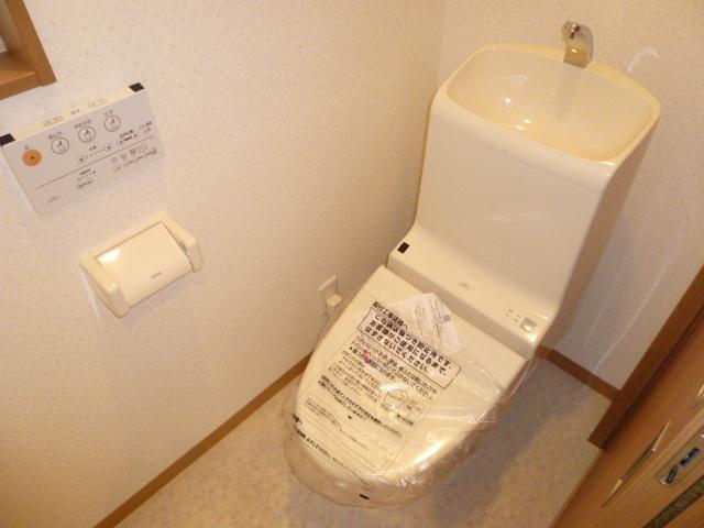 Toilet. First floor toilet