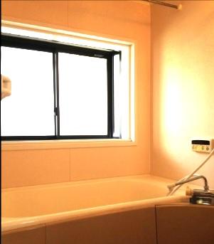 Bathroom. Second floor bath is not around the eyes of the mind, There is also a sense of relief