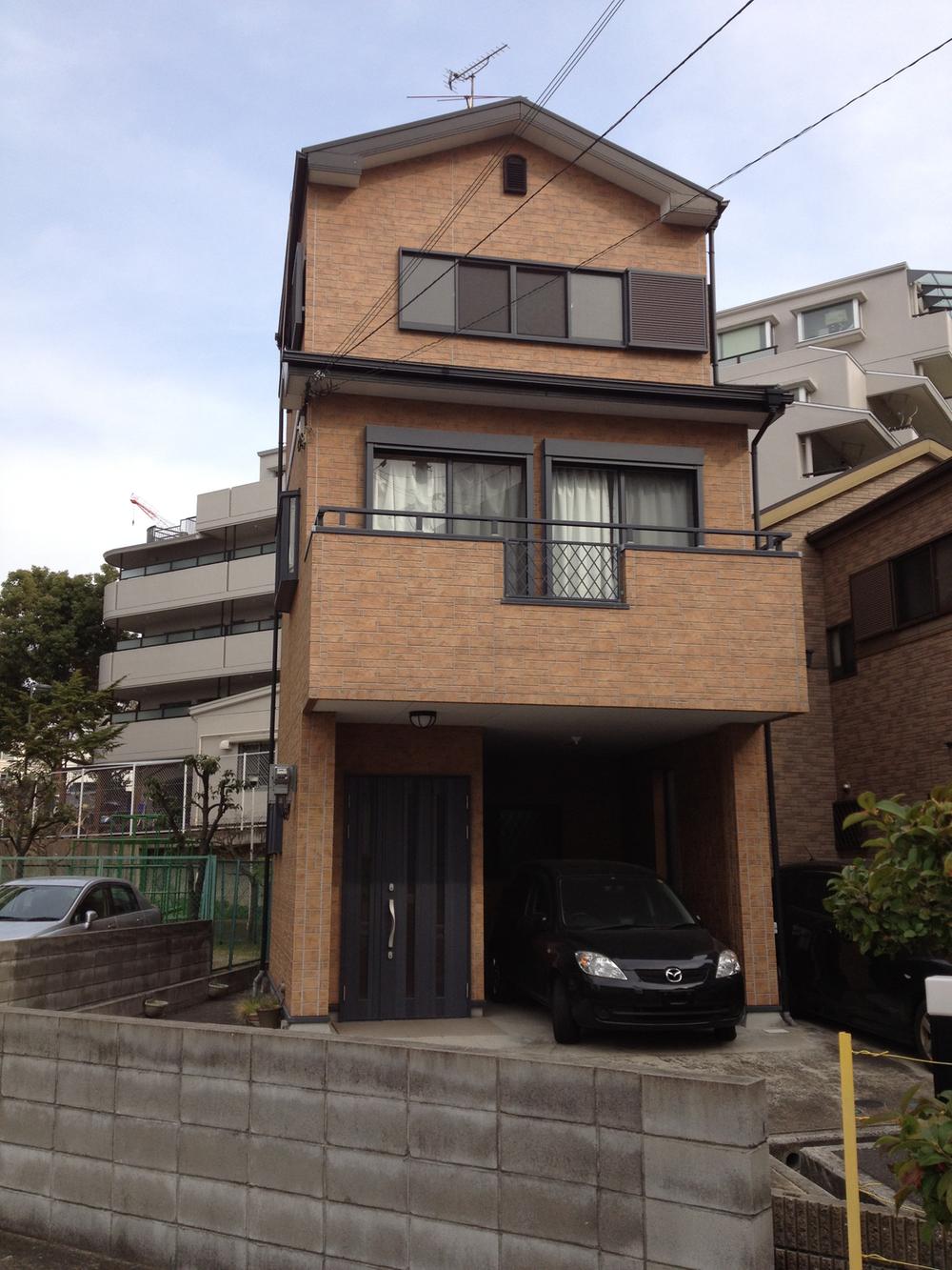 Local appearance photo. Brightly, Stylish home. 