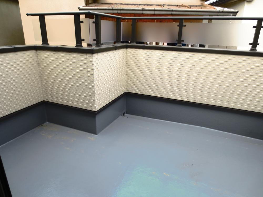 Balcony. It has spacious balcony.