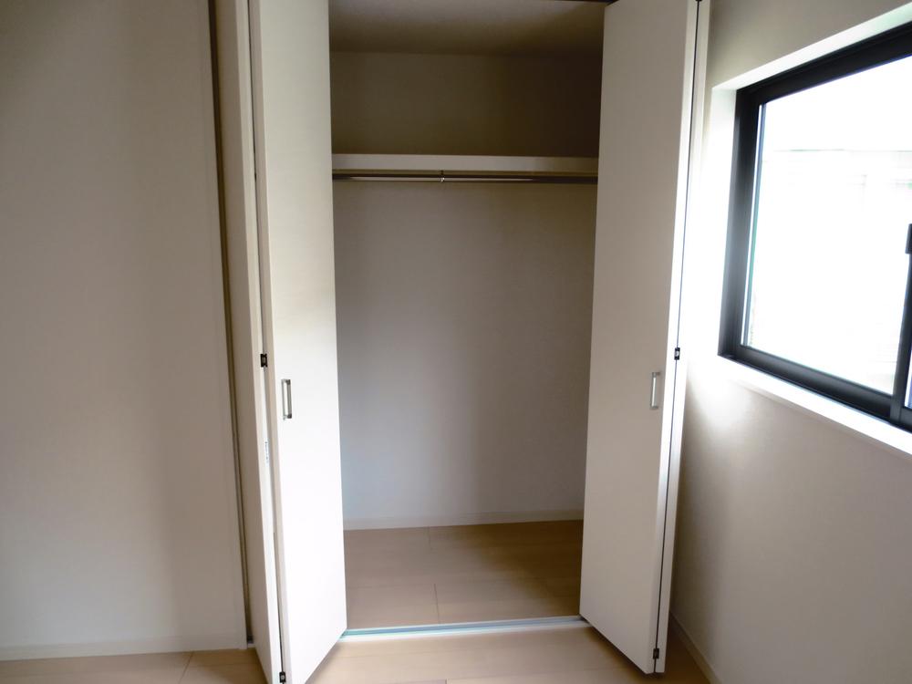 Receipt. Storage is also abundant.