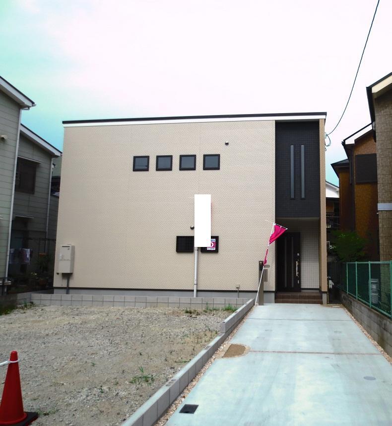 Local appearance photo. Complete ending.. Come, please preview. 2013 January completion ・ Car space 2 cars 4LDK!