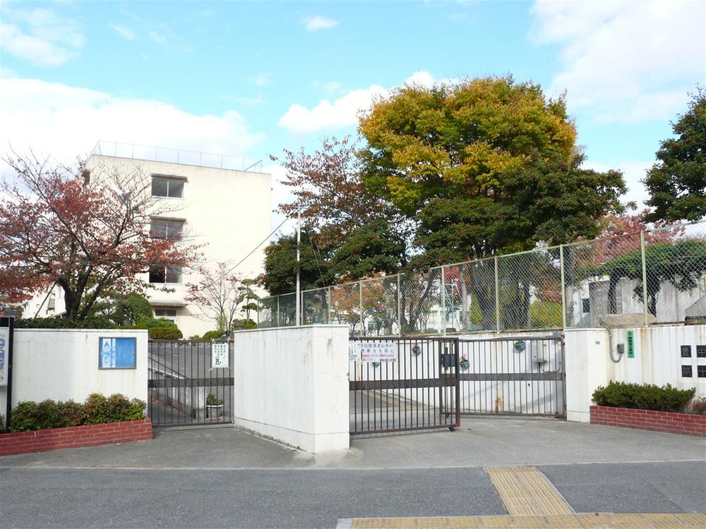 Junior high school. Toyonaka 436m to stand fifteenth junior high school  [6 mins]