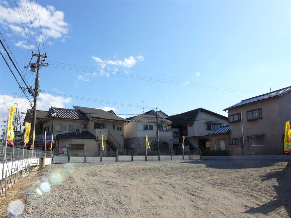 Local land photo. A quiet residential area that went from the National Highway Route 2 to the north. Since the local has also sectioning with a rope, It has become a very easy-to-understand state.
