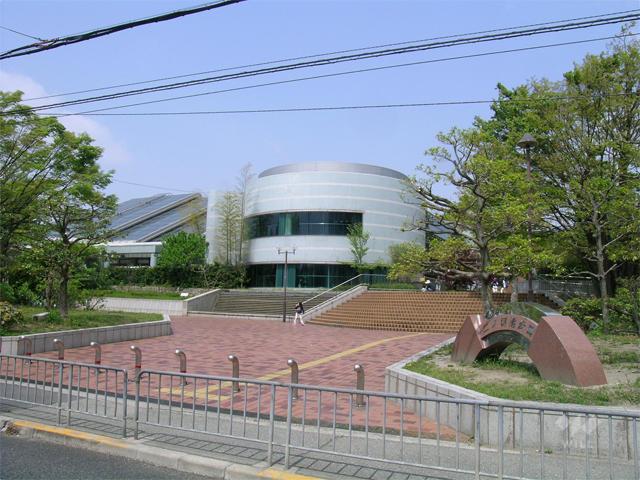 Other.  [Two Roh off heated pool] Two Roh switching heated pool that is from the local to the location of the 14-minute walk. Also held swimming classroom of from 1 and a half years old at the pool for children.
