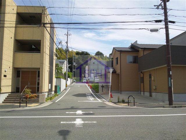 Local photos, including front road. Local (May 2013) Shooting