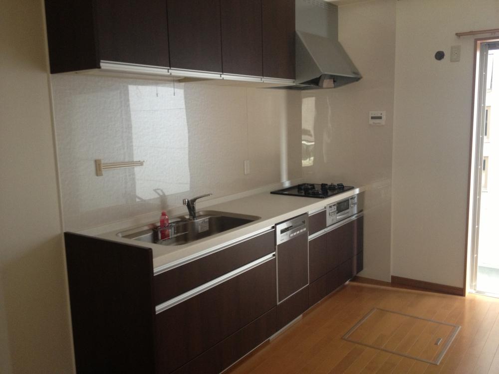 Kitchen. Local (May 2013) Shooting