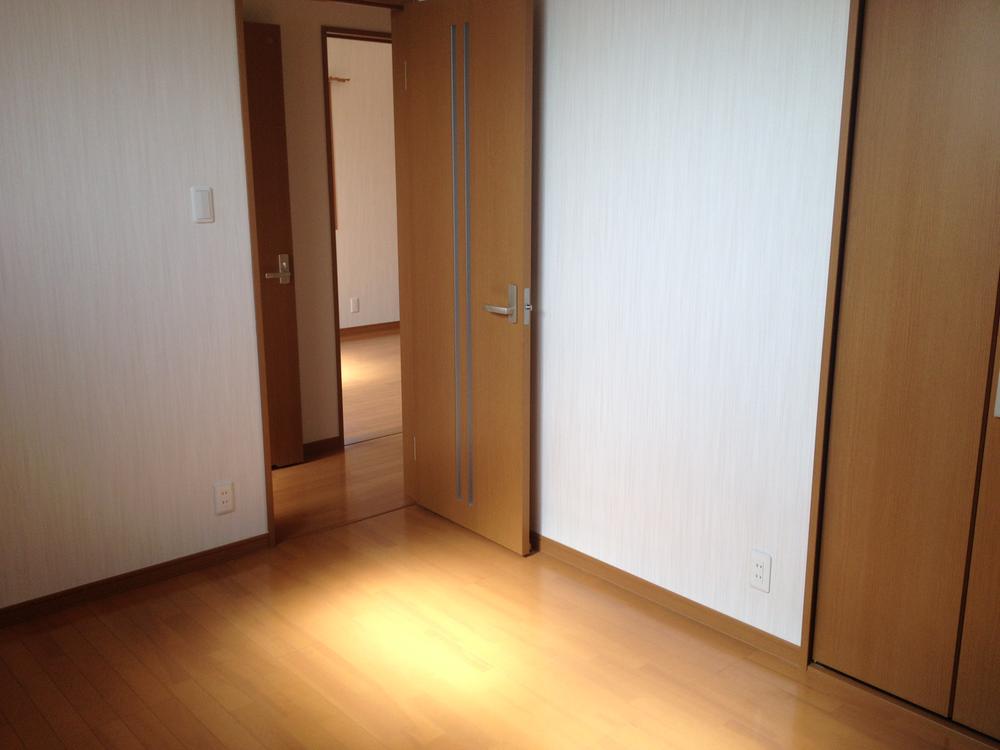 Non-living room. Local (May 2013) Shooting