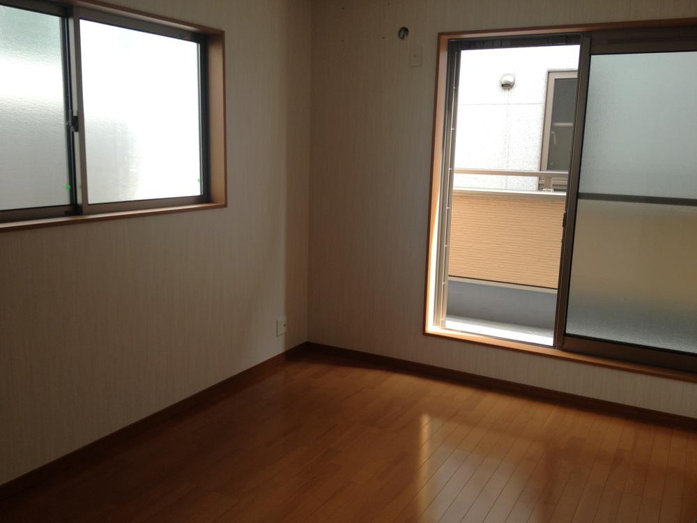 Non-living room. Local (May 2013) Shooting