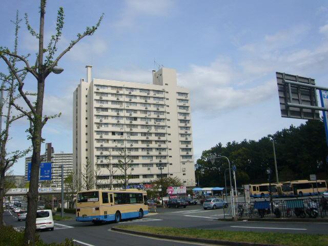 station. 2300m to Momoyamadai Station