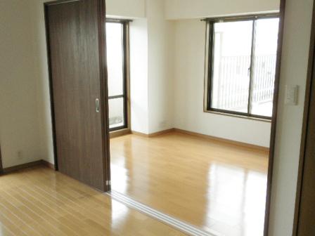 Non-living room. Western-style 6 Pledge