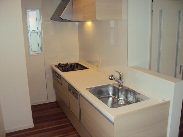 Kitchen.  ■ Spacious kitchen ■ With Pandori ■