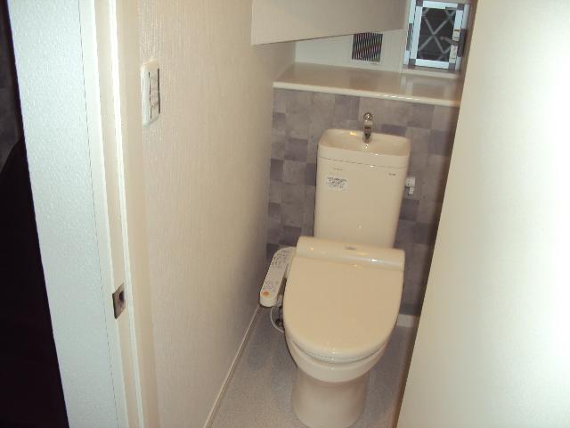Toilet.  ■ With the first floor toilet Washlet ■