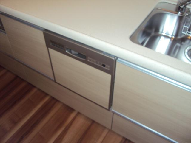 Kitchen.  ■ With dishwasher ■