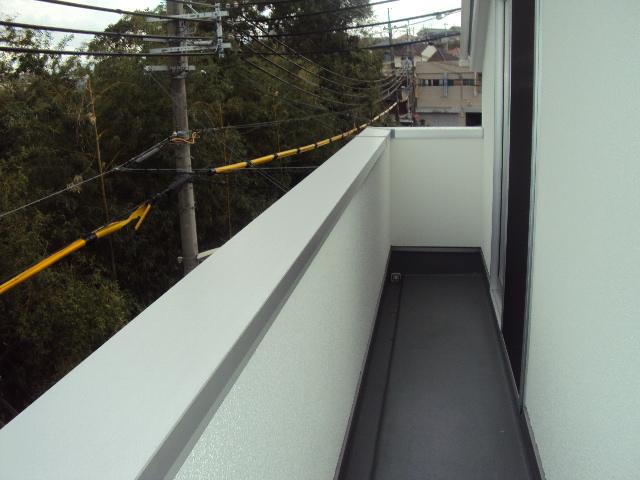 Balcony.  ■ Wide balcony two places ■ Since the southwest corner lot, Laundry is also easy to dry ■
