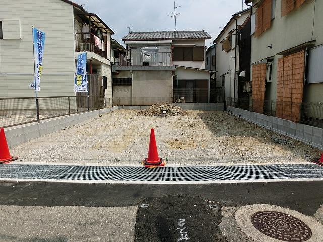 Local photos, including front road. Local (July 2013) Shooting