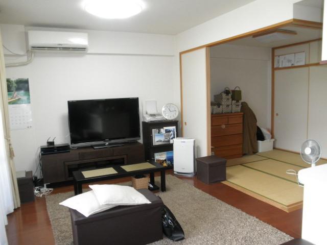 Living. Indoor site (August 2013) Shooting