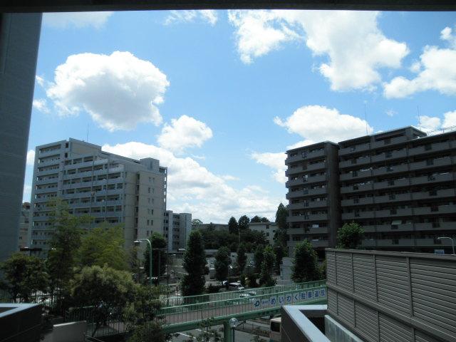 View photos from the dwelling unit. View from the site (August 2013) Shooting