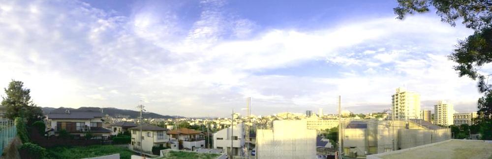 View photos from the dwelling unit. Upland compartment (13, 14, 15, 16, View from the No. 17 place). Sunny and airy, . It overlooks the city and mountains. August 2012 shooting