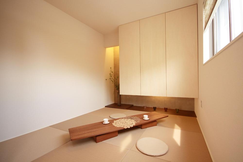 Building plan example (introspection photo). ■ ■ Japanese-style room ■ ■ The atmosphere, such as a restaurant in the indirect lighting .... Tatami is modern impression of Mokakara.