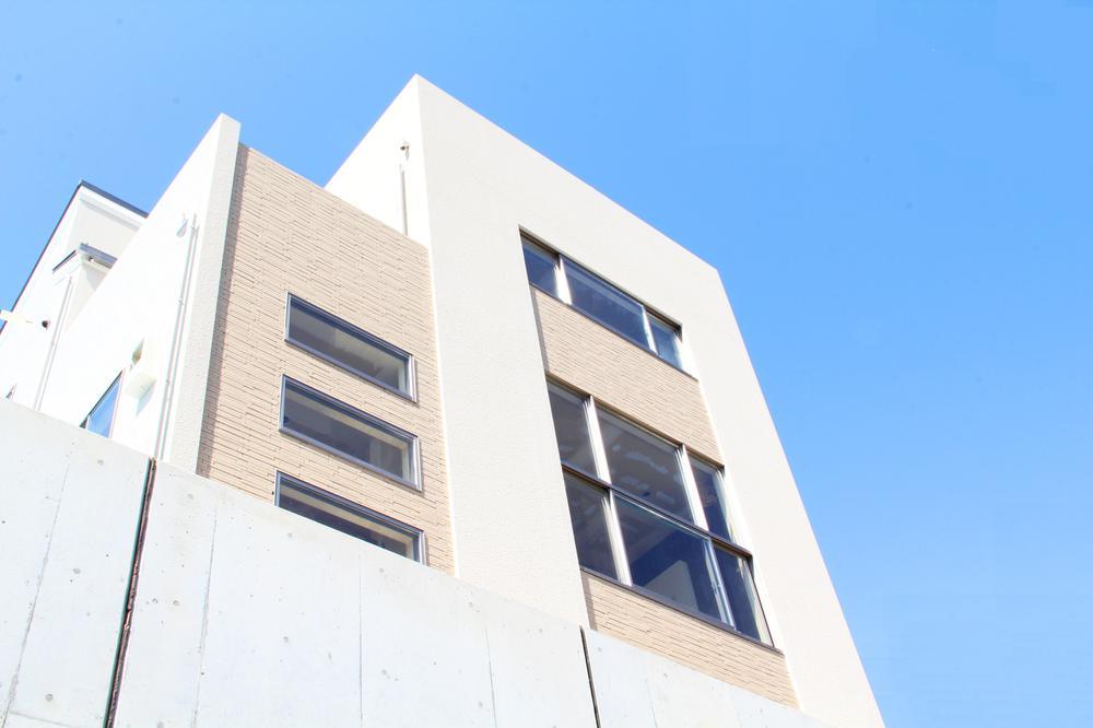 Model house photo. 14 Gochi cafe-style model house, NEW Open! Since Sky View area of the hill, View ・ Ventilation ・ Day is outstanding.