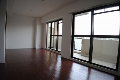 Living and room. A feeling of opening is living.