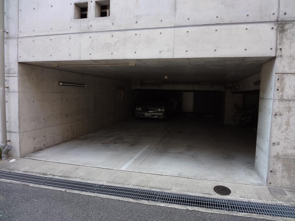 Parking lot