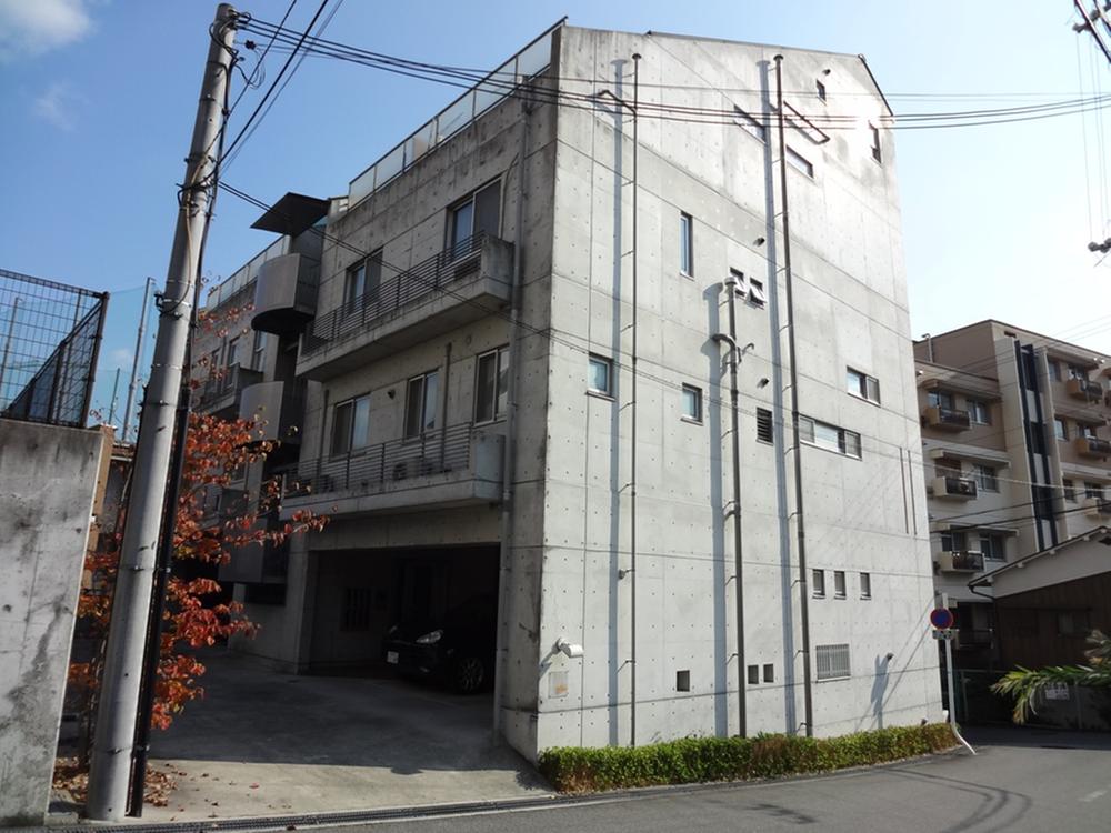 Local appearance photo