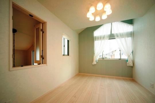 Non-living room. Room (August 2013), Western-style rooms overlooking the shooting atrium, Window is impressive