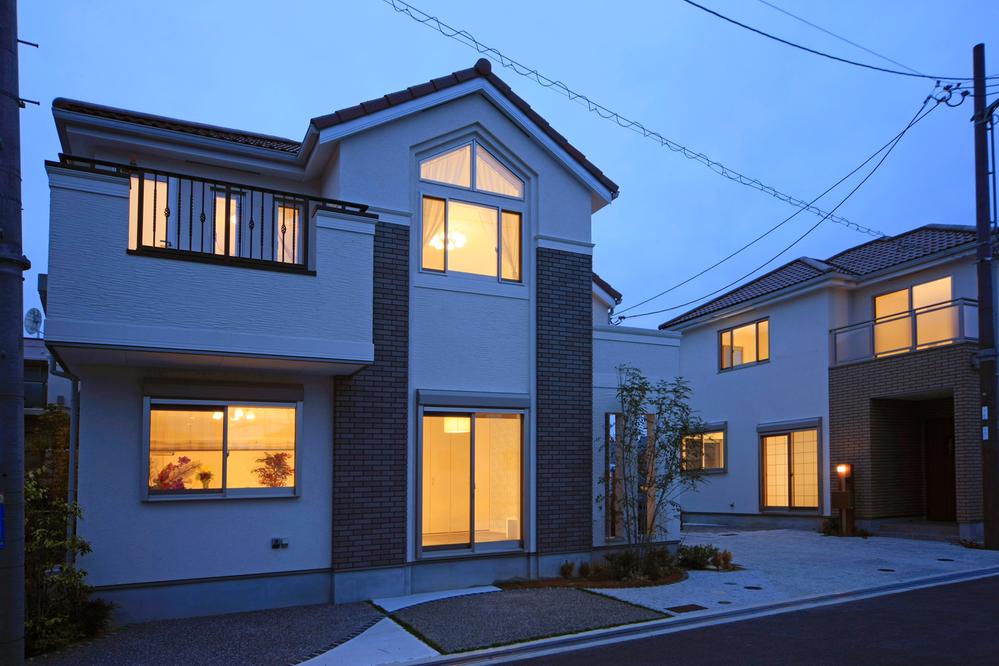 Local appearance photo. Local (12 May 2013) Shooting Me waiting gently return of your family. It provides a space for relieved.