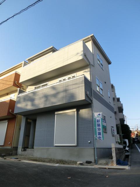 Local appearance photo. Local (12 May 2013) Shooting