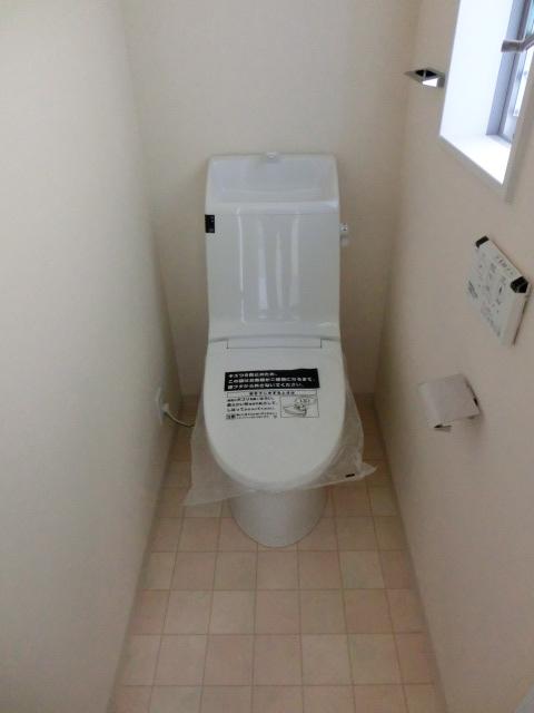 Toilet. Local (12 May 2013) Shooting