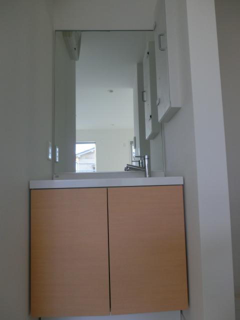 Wash basin, toilet. Local (12 May 2013) Shooting