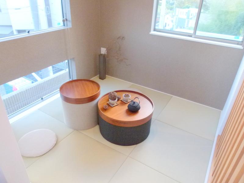 Other introspection. There is also Japanese-style room.