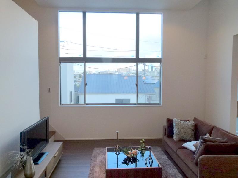 Living. Good per yang because it is equipped with a large window in the living! !